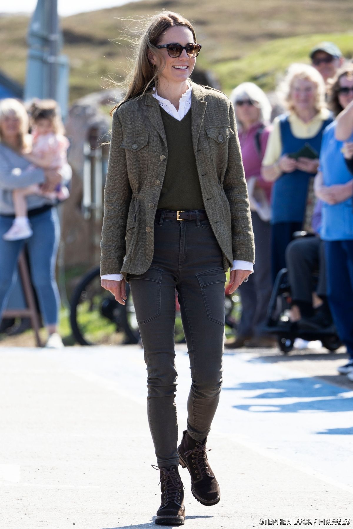 Kate Middleton Wears Practical Cargo Pants and Combat Boots For Day Two Of Scotland Visit 1 kate middleton outfit mull iona day two