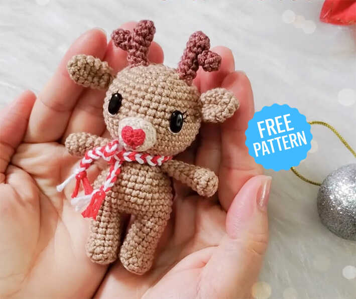 Christmas Deer with Scarf Free Crochet Amigurumi Pattern